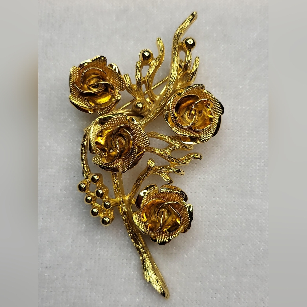 Vintage Gold-tone Bouquet of Four Roses Brooch / Pin